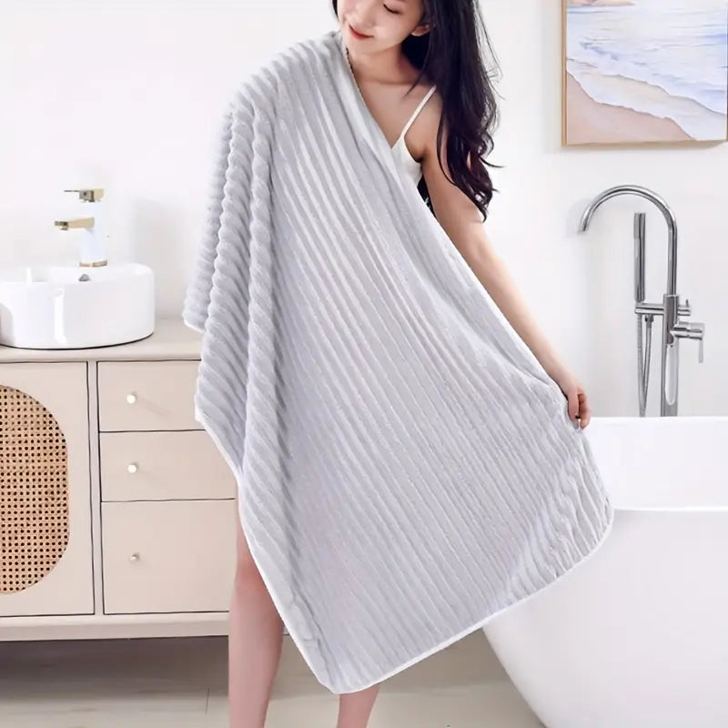 Harvtic™ Microfiber 300 GSM Bath Towel